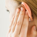 Ohrgeräusche quälen Millionen Menschen. Doch es gibt Mittel und Wege, dem Tinnitus den Ton abzudrehen