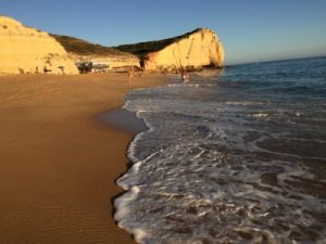 Die Traumküste der Algarve ist ein beliebtes Single-Ziel