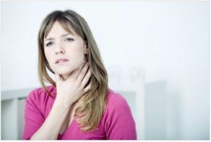 Halsschmerz ist häufig das erste Anzeichen einer Erkältung