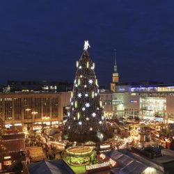 Zu den schönsten Weihnachtsmärkten Deutschlands gehört der in Dortmund mit dem größten Weihnachtsbaum der Welt.
