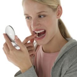 Die Reinigung der Zahnzwischenräume beugt Parodontitis vor